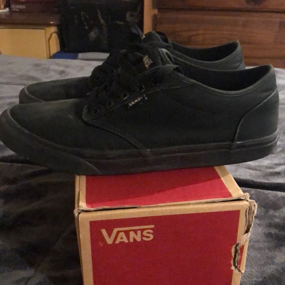 (Canvas) black on black vans - Picture 2 of 6